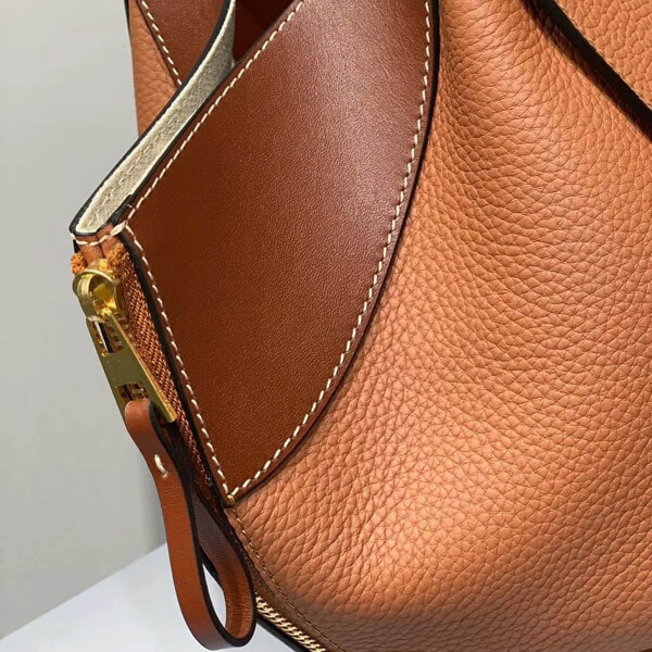 ロエベ スーパーコピー ブローチロエベ ラピスタル 偽物 Small Bag ハンモック タン 387.30.S35